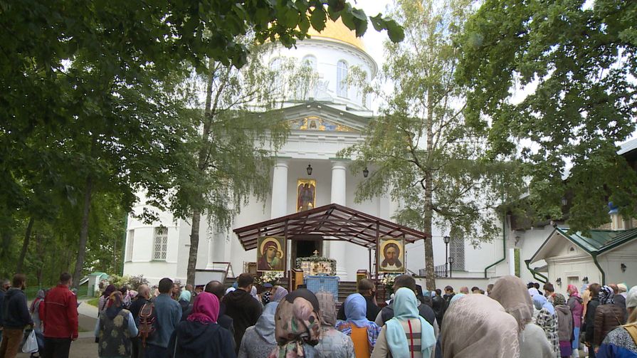 Один из главных церковных праздников. В Псково-Печерском монастыре отмечают Успение Пресвятой Богородицы