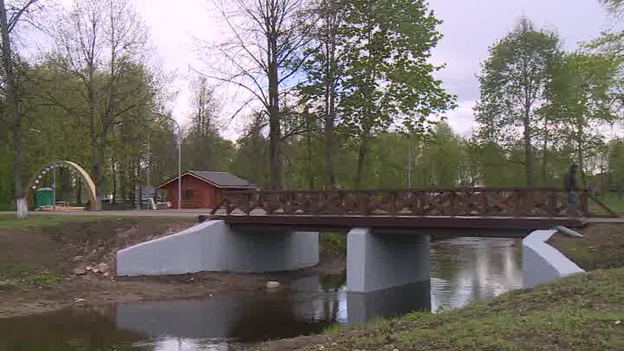  В Опочке завершают благоустройство Городского вала