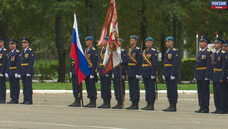 72-ю годовщину со дня формирования отмечает сегодня легендарный 104-й полк 76-й дивизии