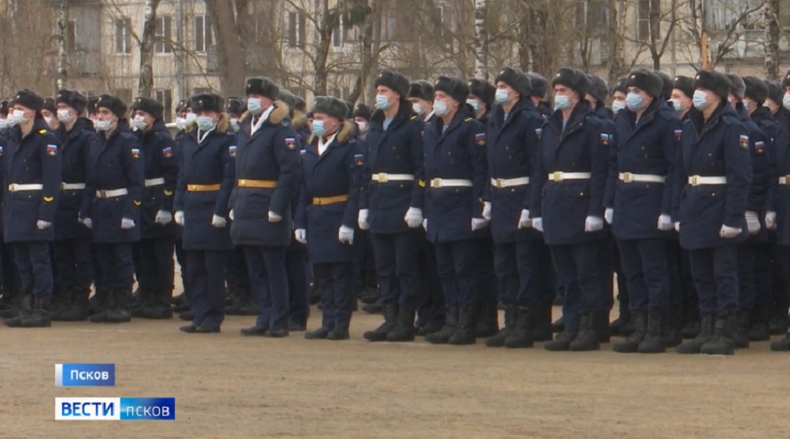 В Пскове состоялся торжественный парад в честь празднования Дня защитника Отечества