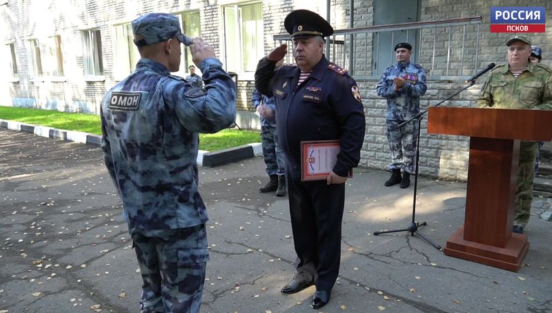 Торжественное построение, посвященное образованию ОМОН, прошло сегодня в Пскове