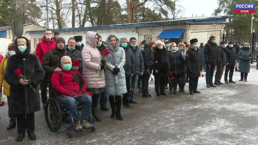 Псковичи почтили память погибших 22 года назад спецназовцев 