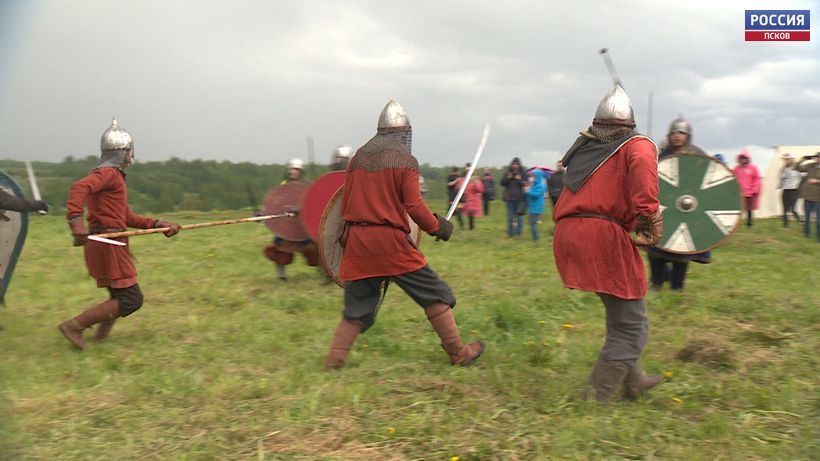 Викинги под Изборском. На фестивале «Исаборг» псковичам представили экспериментальные реконструкции раннего средневековья