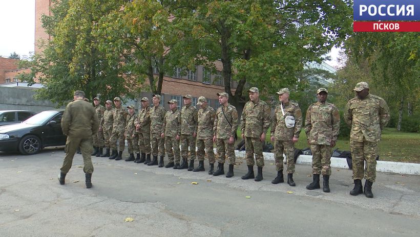 Очередная группа контрактников уехала в зону СВО из Пскова