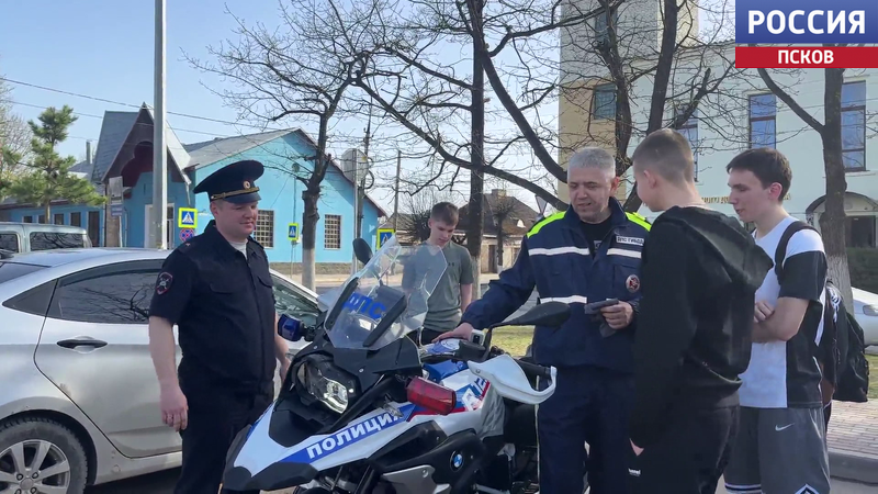 В Печорах прошла встреча полицейских и общественников с молодежью: безопасность на дорогах в мотосезон
