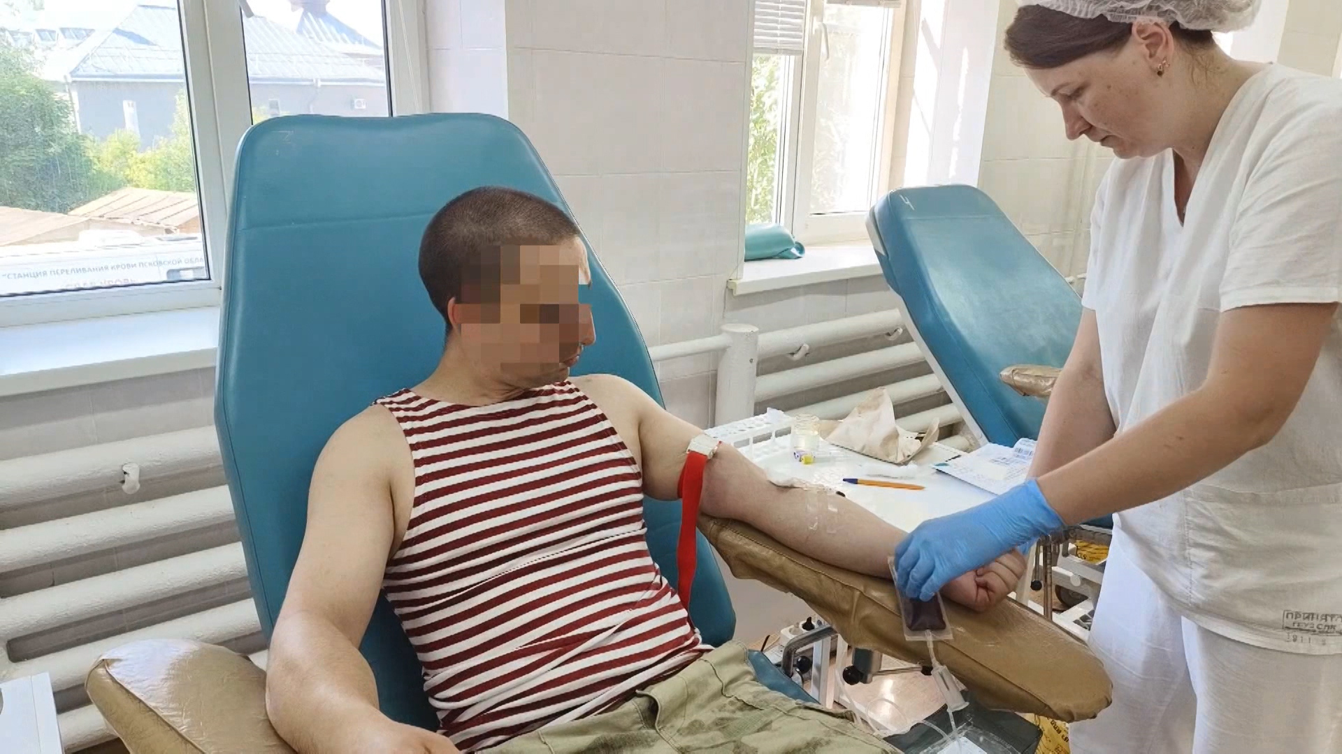 Росгвардейцы Псковской области приняли участие в донорской акции