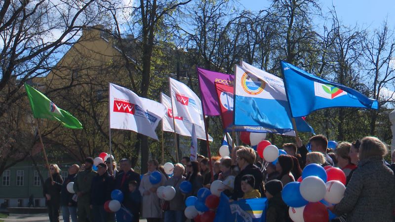 Псковские профсоюзы и партийцы сегодня вышли на улицы города, чтобы отметить 1 мая