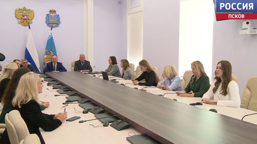 По возрасту и уровню подготовки. Псковичи сегодня впервые написали Всероссийский агродиктант