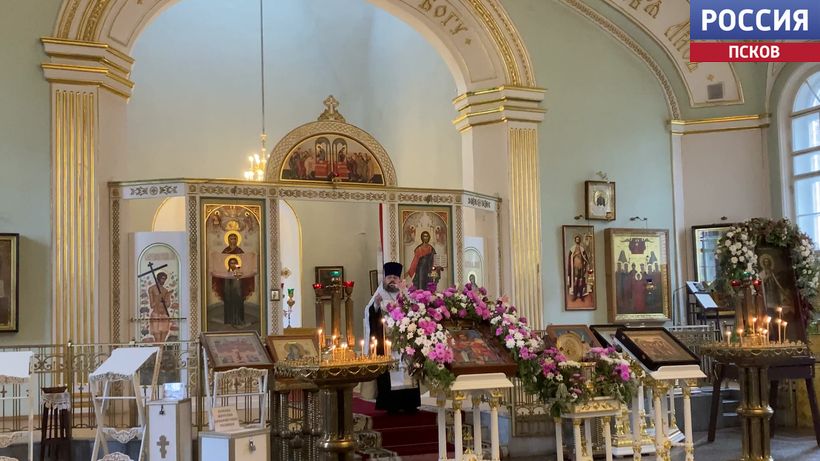 В храмах Псковской области сегодня проходят панихиды по погибшим защитникам Отечества