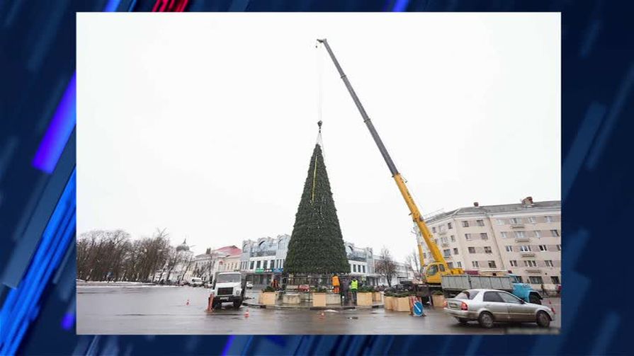 На Октябрьской площади монтируют каркас главной новогодней ёлки