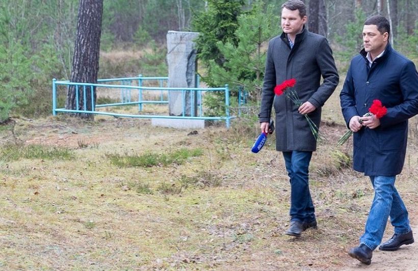 С федеральной съёмочной группой «России 1» Михаил Ведерников посетил места самых страшных преступлений фашистов на Псковщине