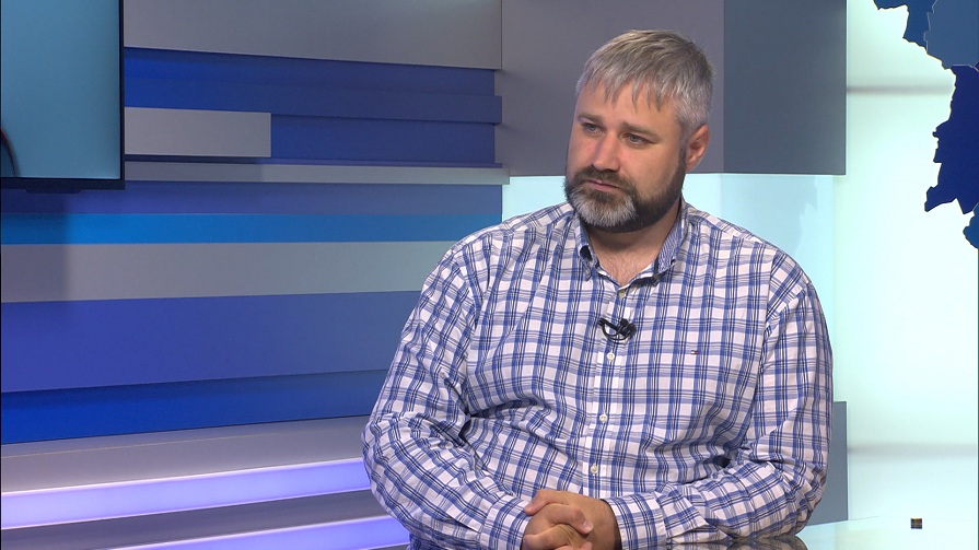 «Сначала с энтузиазмом, потом — со слезами на глазах», — Алексей Кириллов про обязательную дезинфекцию подъездов