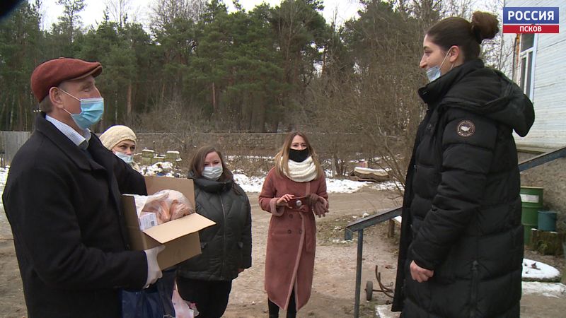Многодетные семьи Печорского района получили подарки от фонда «Земляки»