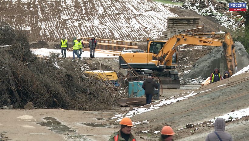 В Дедовичском районе открыли движение по новому мосту через Шелонь