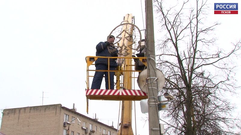 Великие Луки украшают к Новому году
