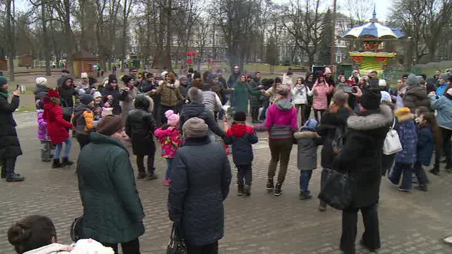 Представители Армянской диаспоры отметили День влюблённых в Детском парке в Пскове