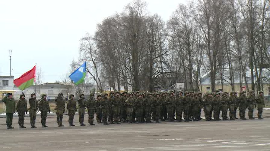 Почти 400 военнослужащих и 100 единиц военной техники примут участие в российско-белорусских учениях