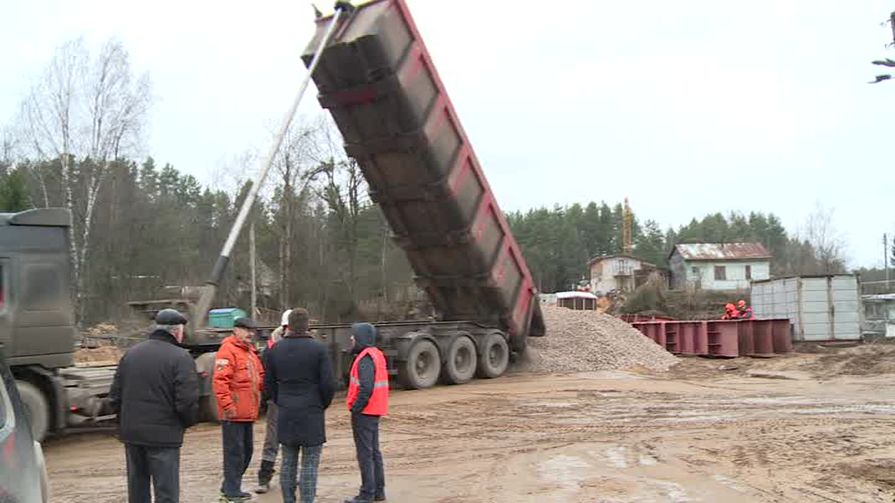 В СНТ «Восток» ведется строительство нового моста через реку Кебь