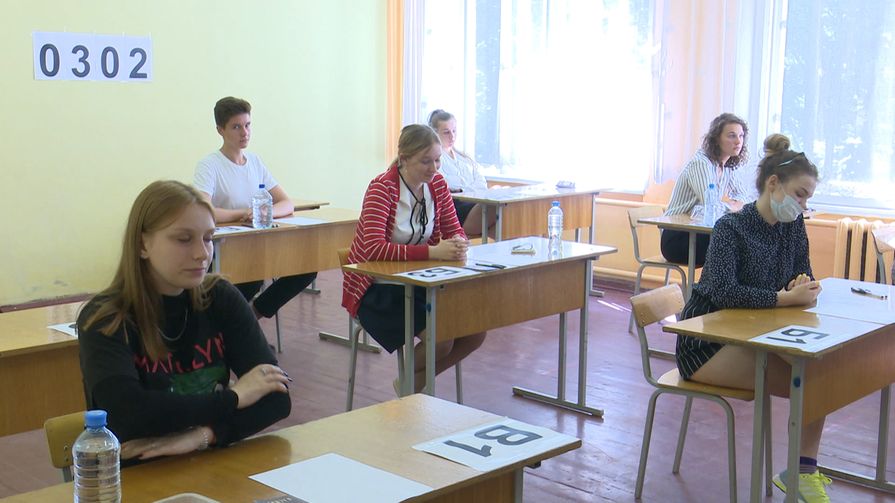 Псковские выпускники сдали первый ЕГЭ