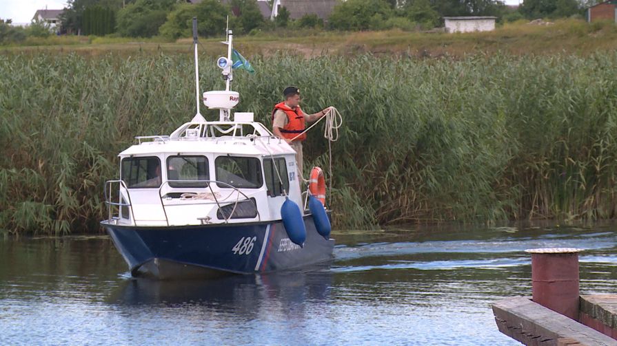 Без моря моряки. Иван Павлов погрузился в будни псковского дивизиона пограничных кораблей