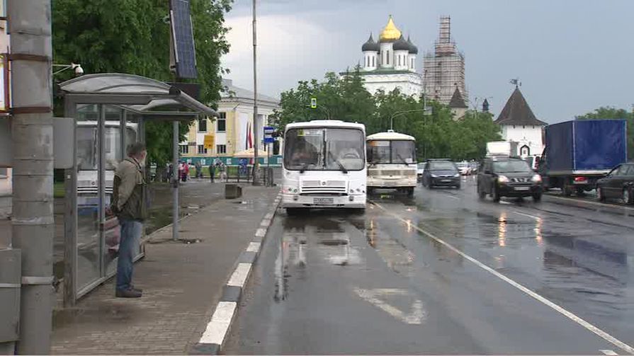 Для ветеранов в Псковской области ввели бесплатный проезд в автобусах 