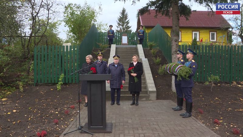 В Пскове обновили памятник красноармейцам