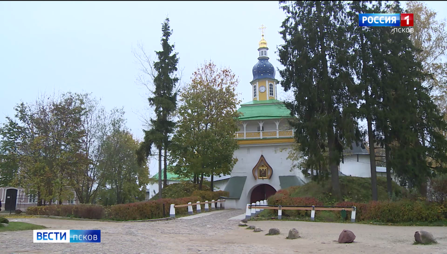 Псково-Печерский монастырь открылся для гостей