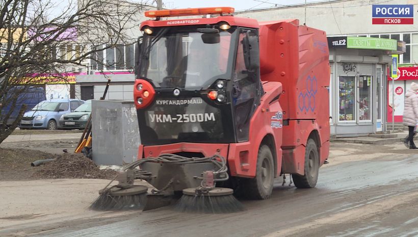 Масштабная весенняя уборка началась в Пскове