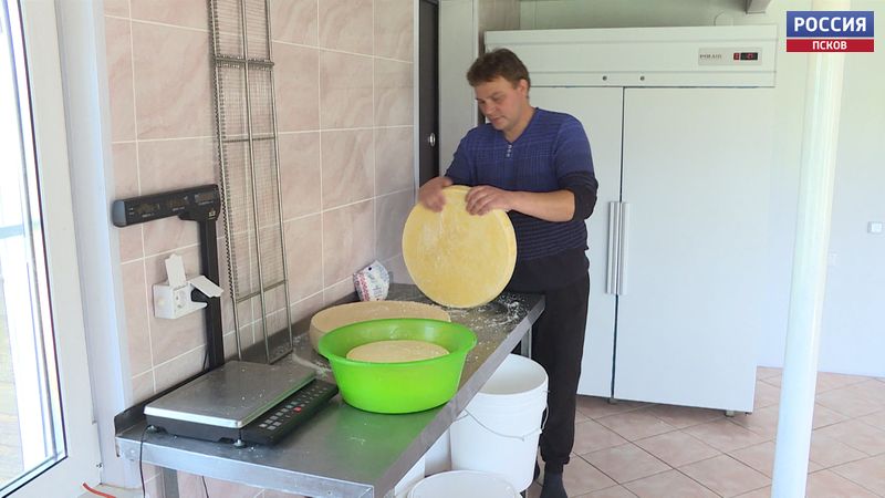 Технику для заготовки сена планирует приобрести на грантовые средства фермер из Новоржевского района