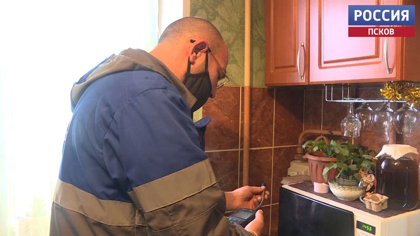 Псковские газовики провели рейд по отключению должников от голубого топлива