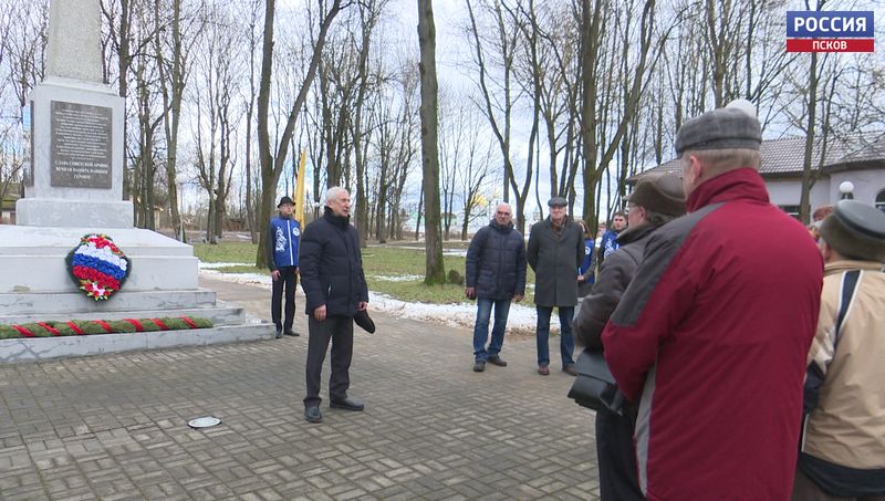 В Острове проходят памятные мероприятия в честь жертв латышских карателей