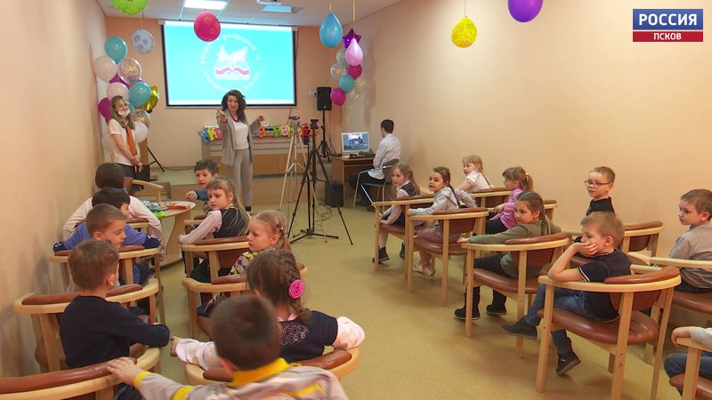 Юные читатели из Пскова встретились с детской писательницей Екатериной Тимашпольской