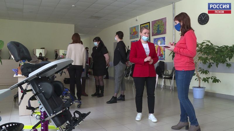 В Пскове реализуется проект по поддержке семей с детьми-инвалидами