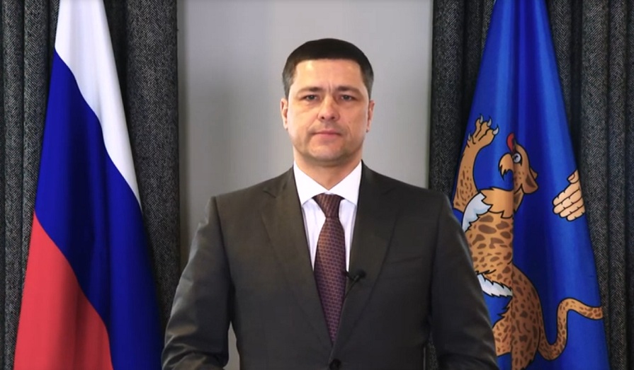 Михаил Ведерников поздравил выпускников 2021 года