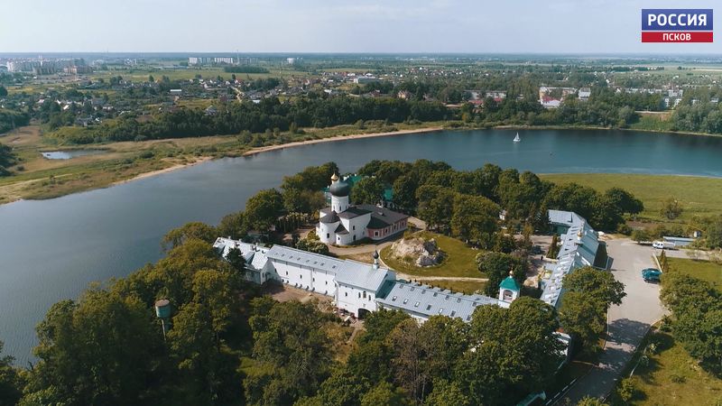 В праздник Рождества Богородицы в Снетогорском монастыре проходит первая за 100 лет литургия