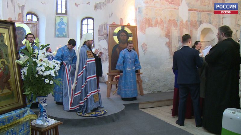 Митрополит Тихон провел первую за 100 лет литургию в Снетогорском монастыре