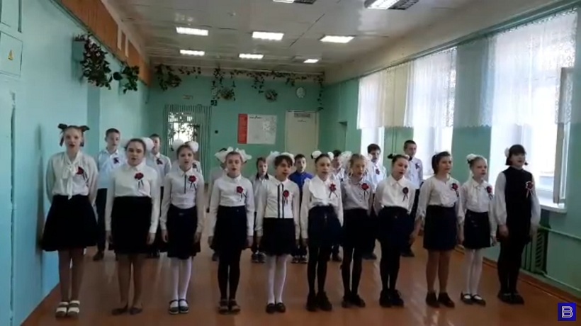 Песню «Я гражданин России» прислали ученики школы №3 города Остров на марафон «С чего начинается Родина»