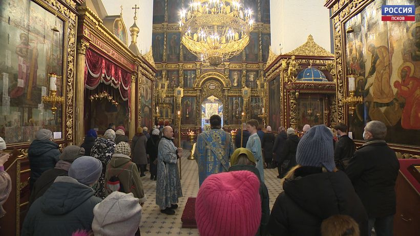 Радуйся, благодатная! В Троицком Соборе празднуют Благовещенье Пресвятой Богородицы