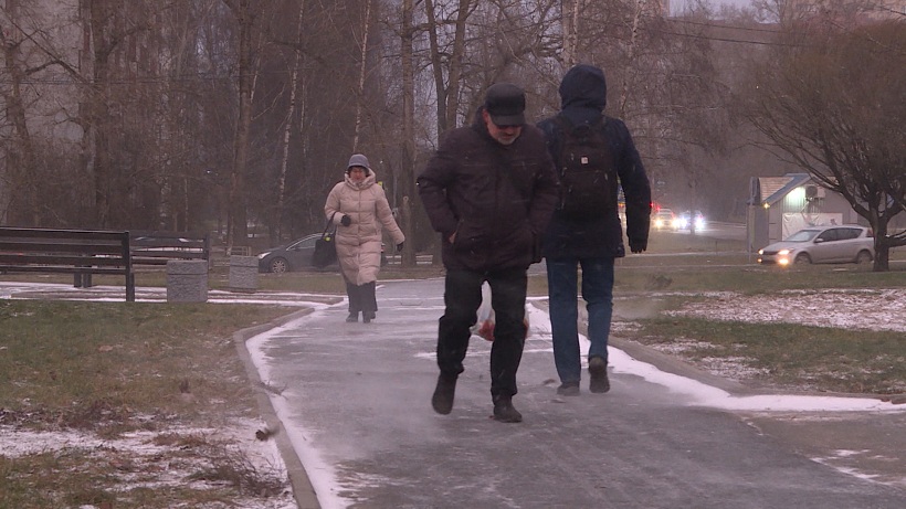 Сегодня Псков накрыла настоящая метель