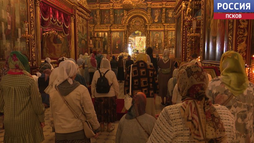 Православные отмечают Медовый Спас