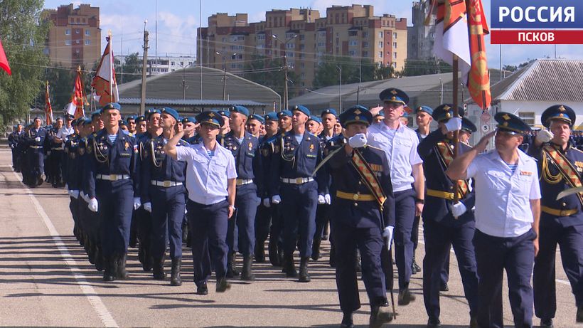 Как Псков отметил день ВДВ и почему наше соединение считается лучшим? Репортаж Виктории Писуковой