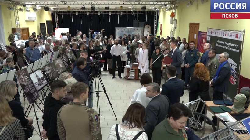 Сплести сеть или узнать правила первой медицинской помощи. В Великих Луках прошла акция в поддержку бойцов СВО