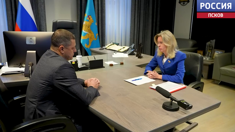 Михаил Ведерников и сенатор Наталья Мельникова обсудили соцподдержку льготных категорий граждан