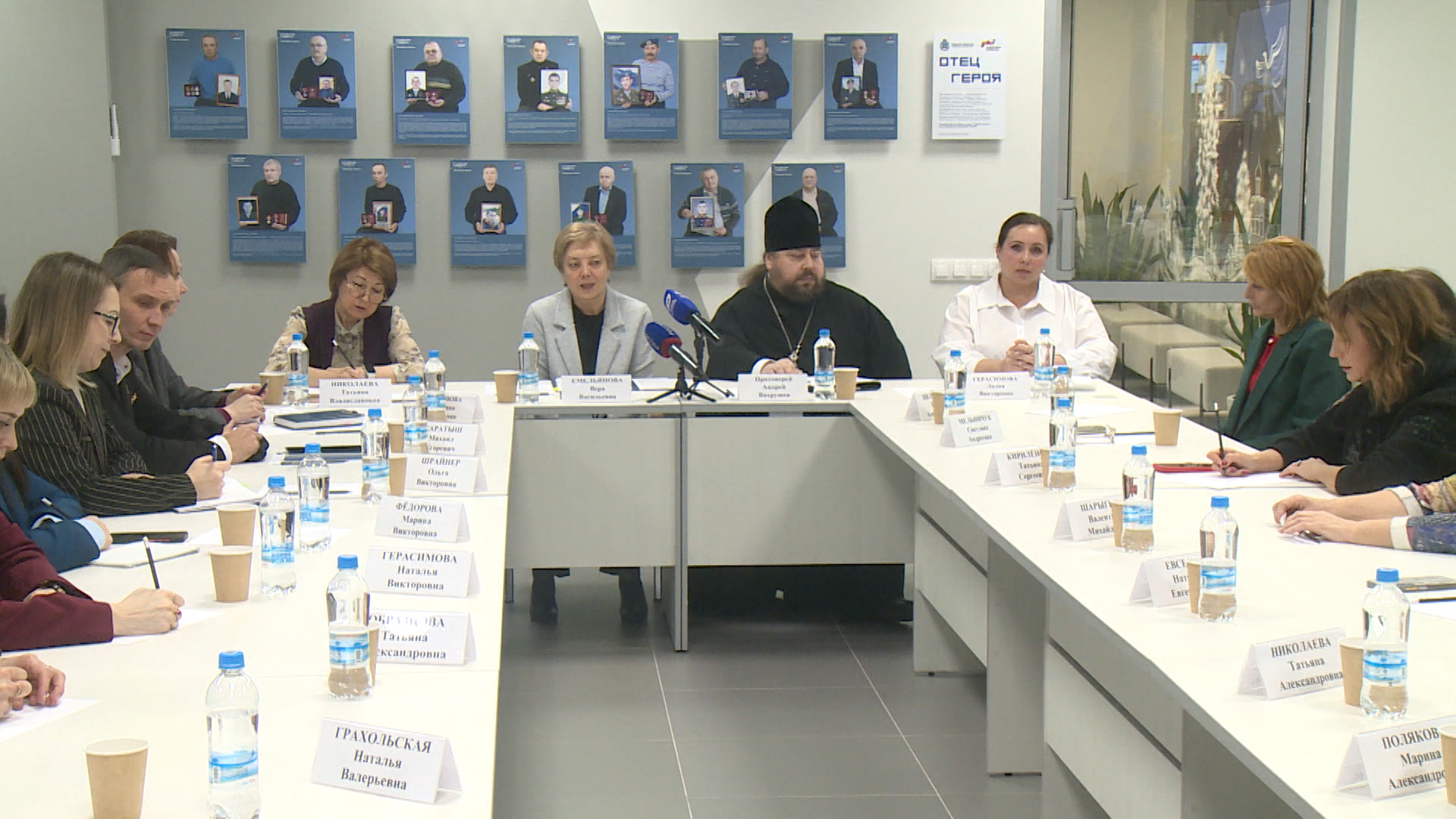 Вера Емельянова подвела итоги года с общественными помощниками губернатора