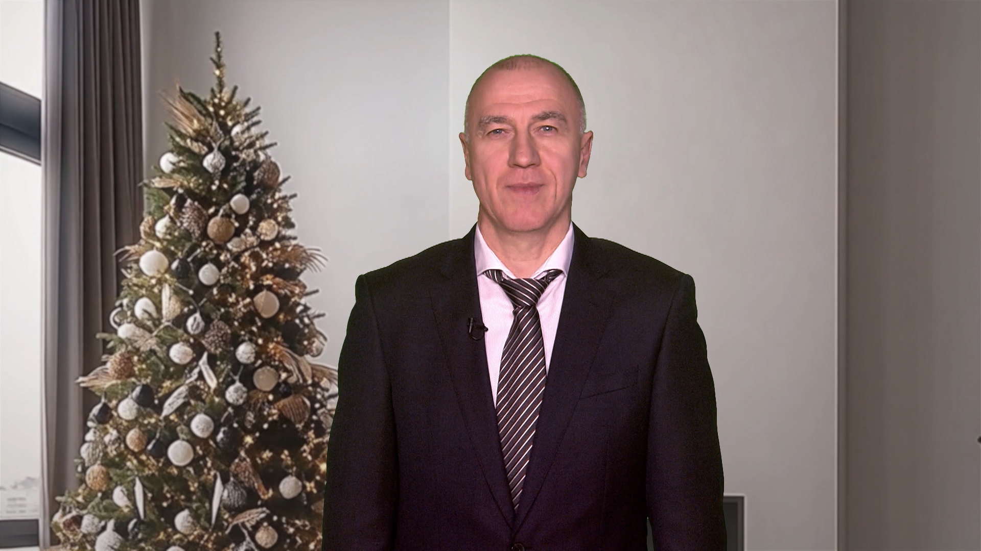 Константин Болотин поблагодарил коллег за слаженную работу и поздравил псковичей с наступающими праздниками