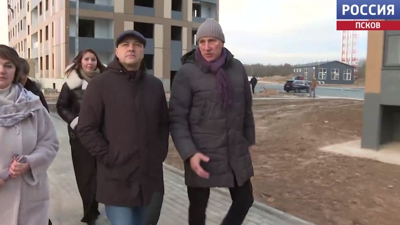 Михаил Ведерников проконтролировал ход строительных работ новой школы в Пскове