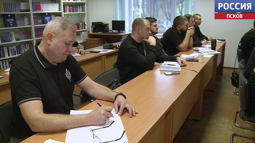 "Герои земли Псковской" получили экспертные знания и пособия по контрактной системе для работы в госорганах