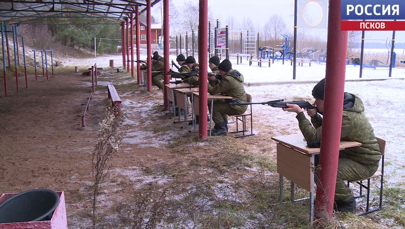 Завершается первая смена в центре 