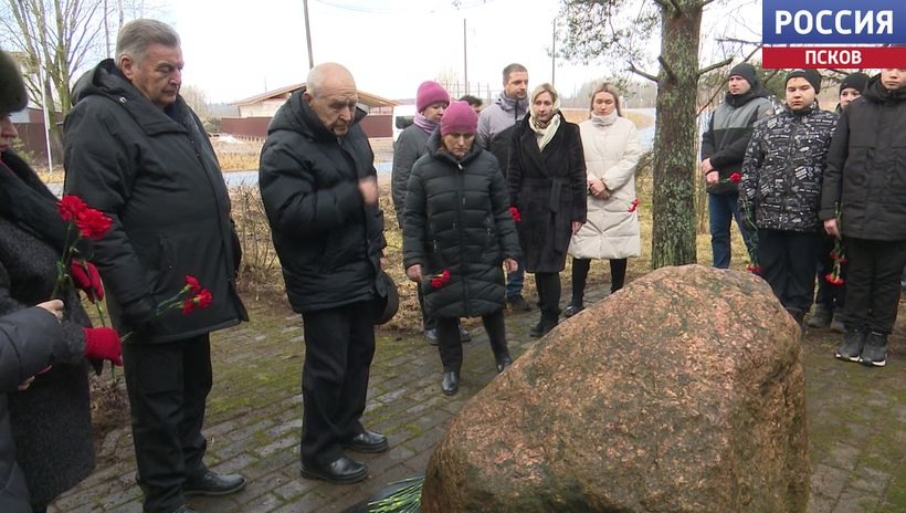 В деревне Лухново Псковского района прошел траурный митинг в память о жертвах Холокоста