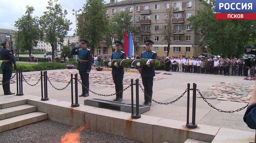 Память освободителей Пскова почтили в день 81-й годовщины освобождения города
